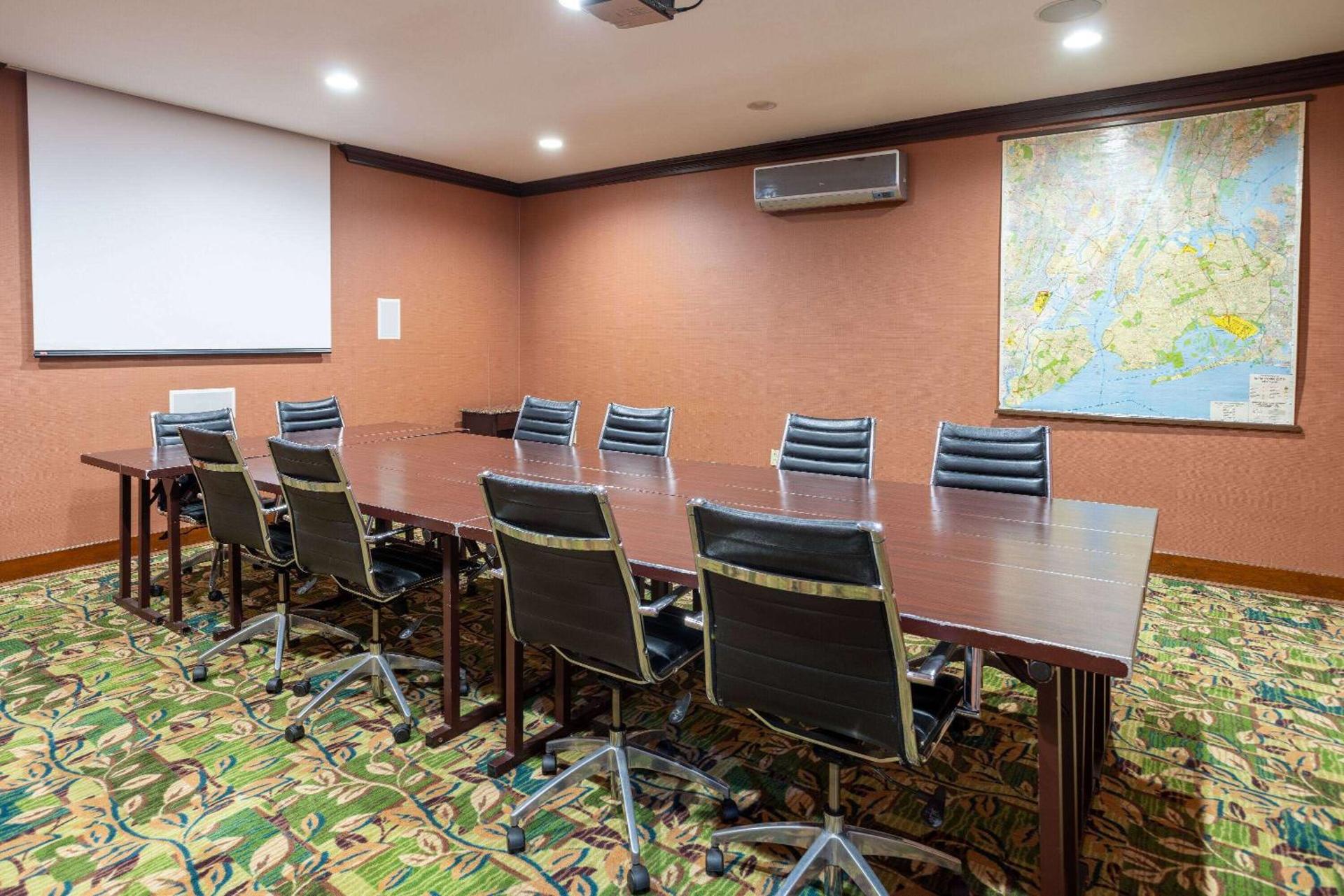Meeting/conference room