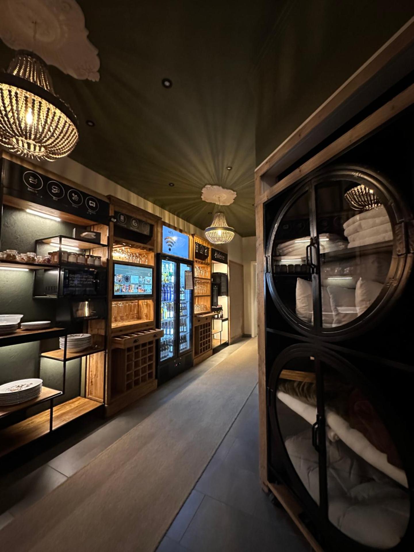 Communal lounge/ TV room