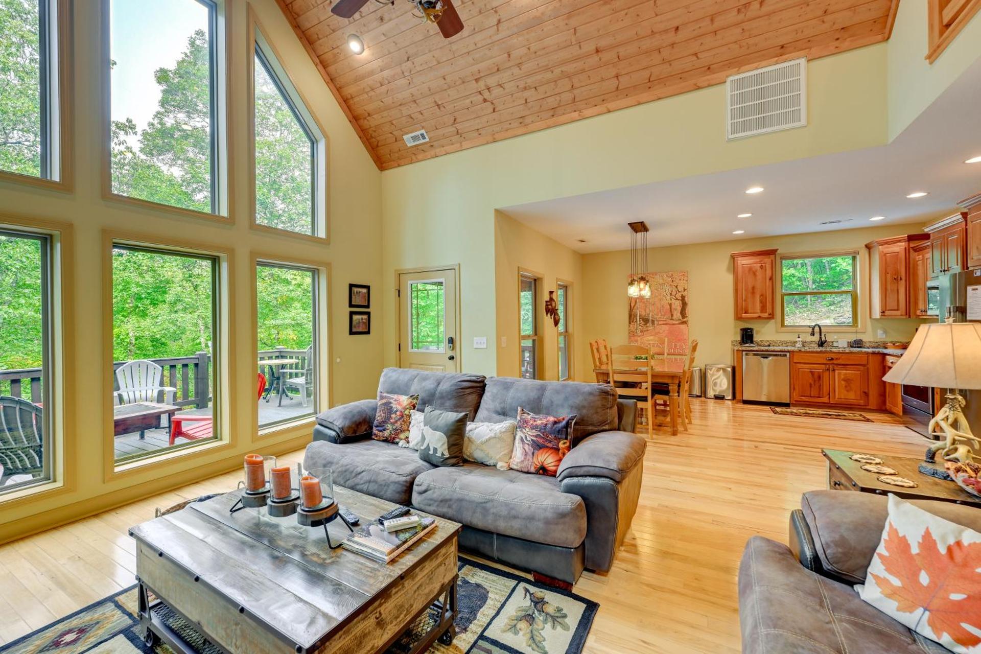 Bright Bryson City Cabin with Fire Pit and Hot Tub!