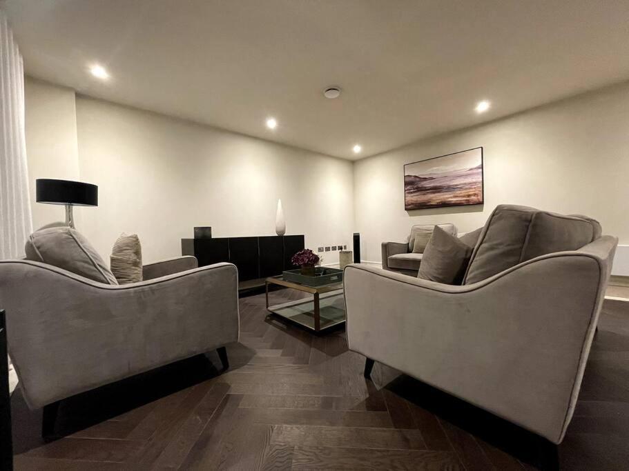 2BR Urban Vista Retreat CHCL F7