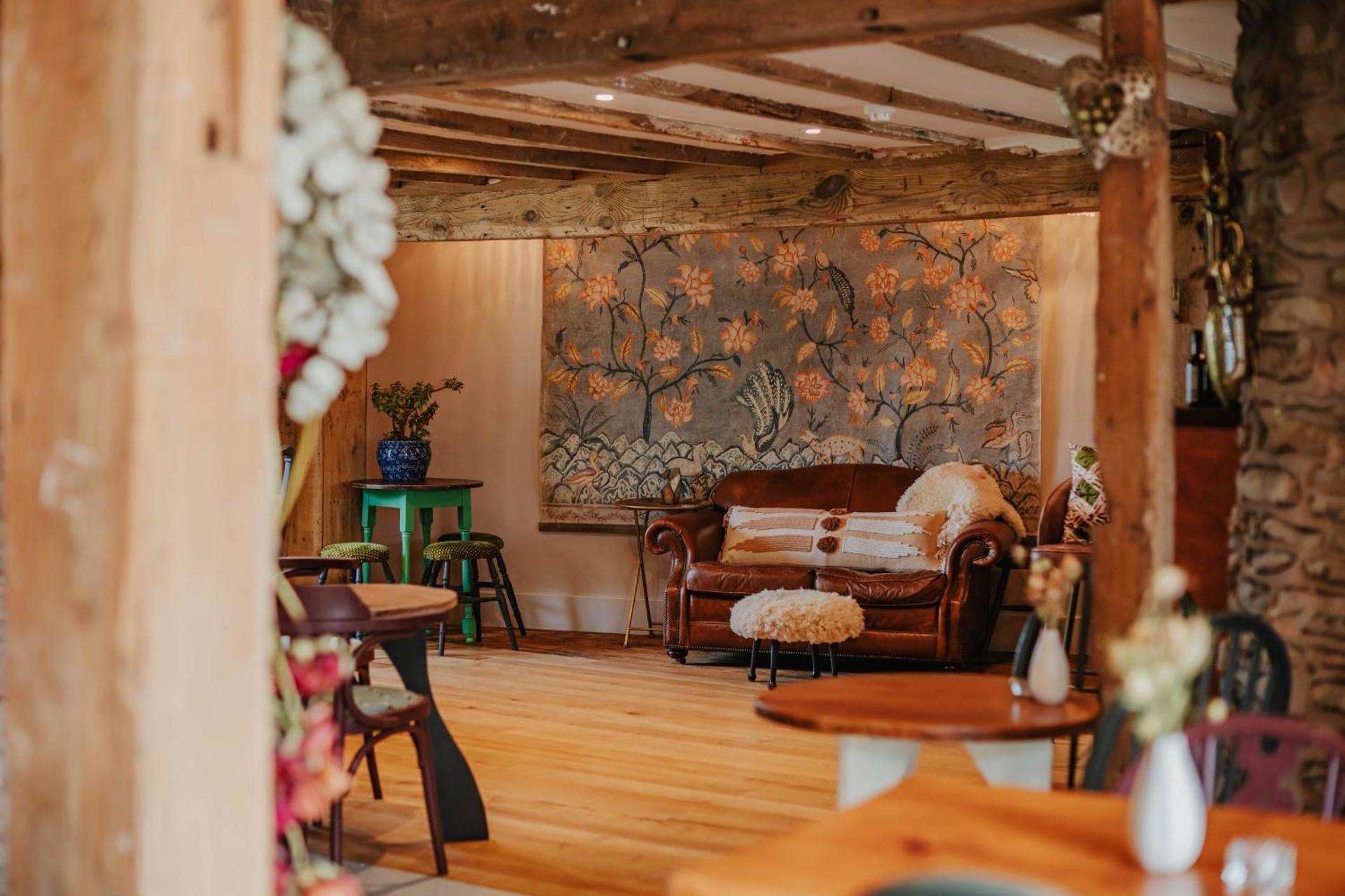 Communal lounge/ TV room