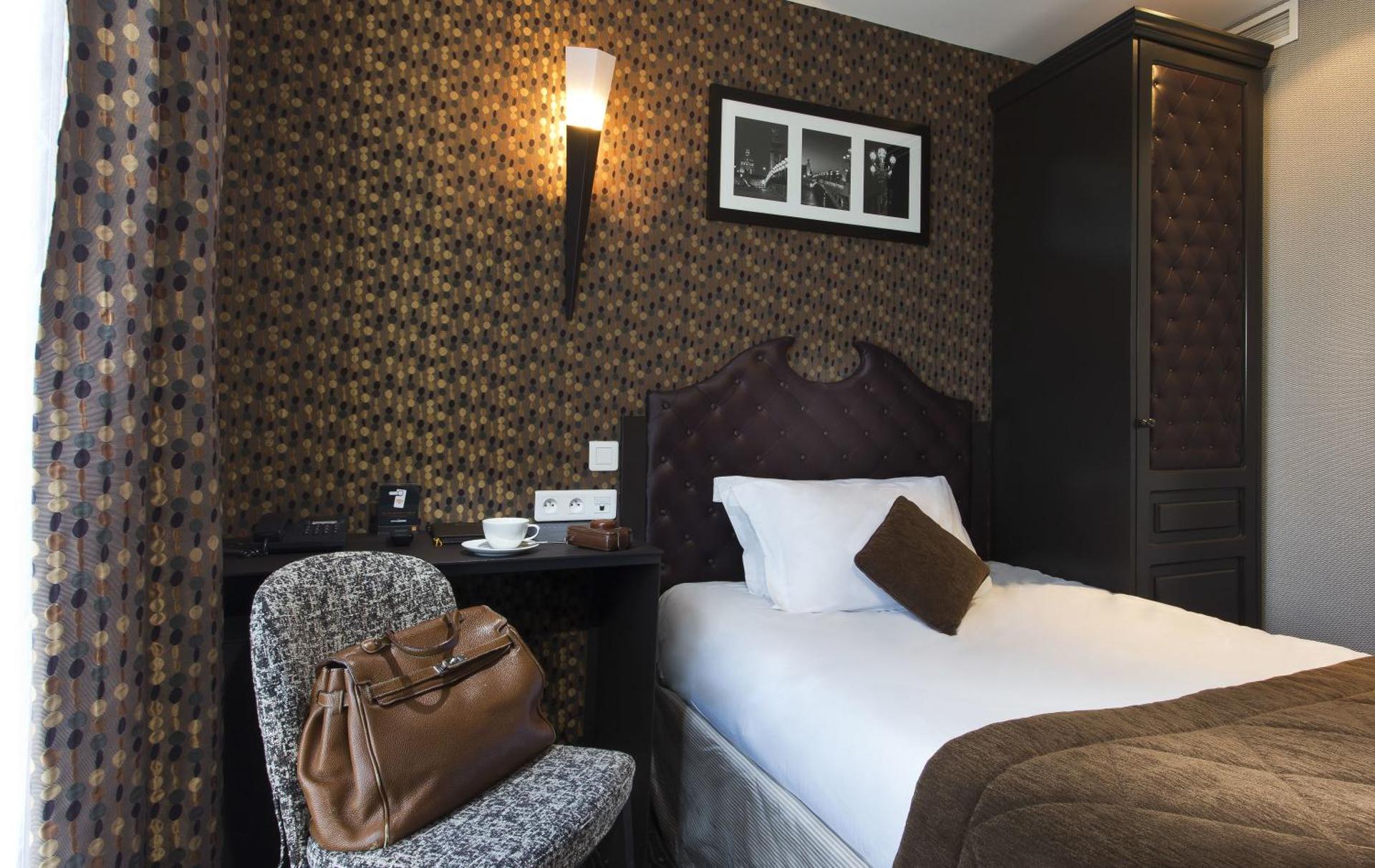 Photo of the whole room