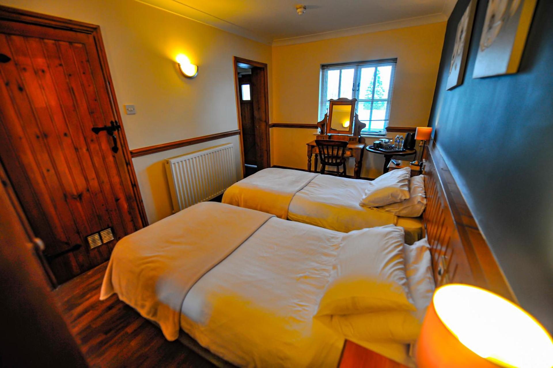 The Coachman Pub, Hartford, ROOM ONLY