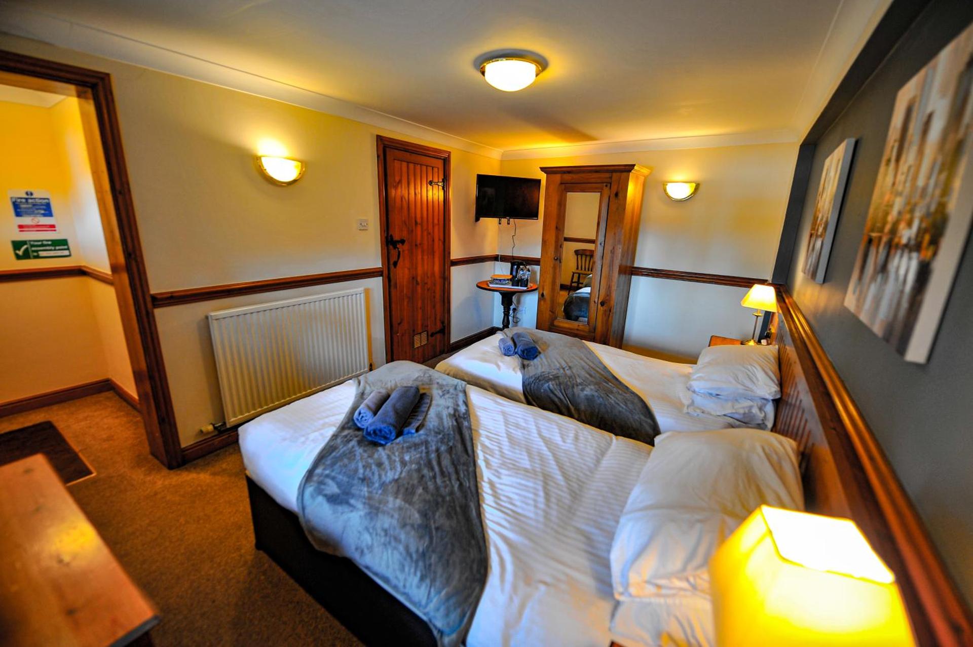 The Coachman Pub, Hartford, ROOM ONLY