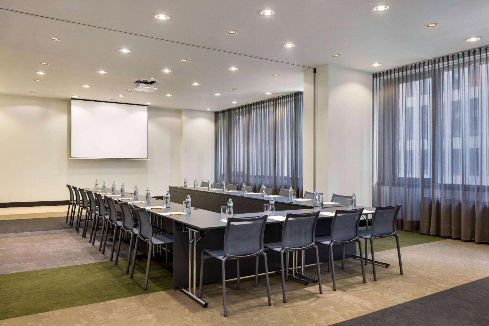 Meeting/conference room