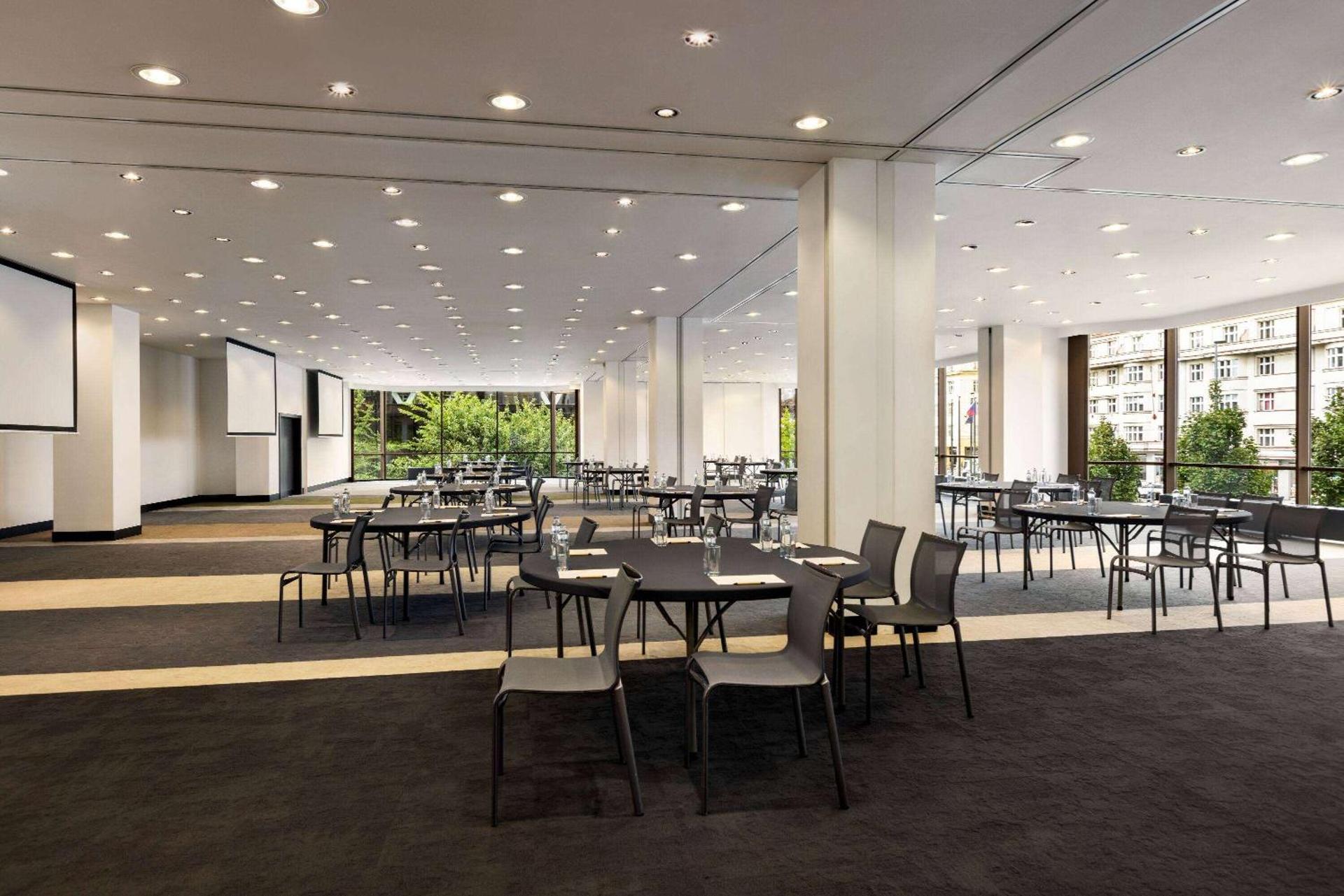 Meeting/conference room