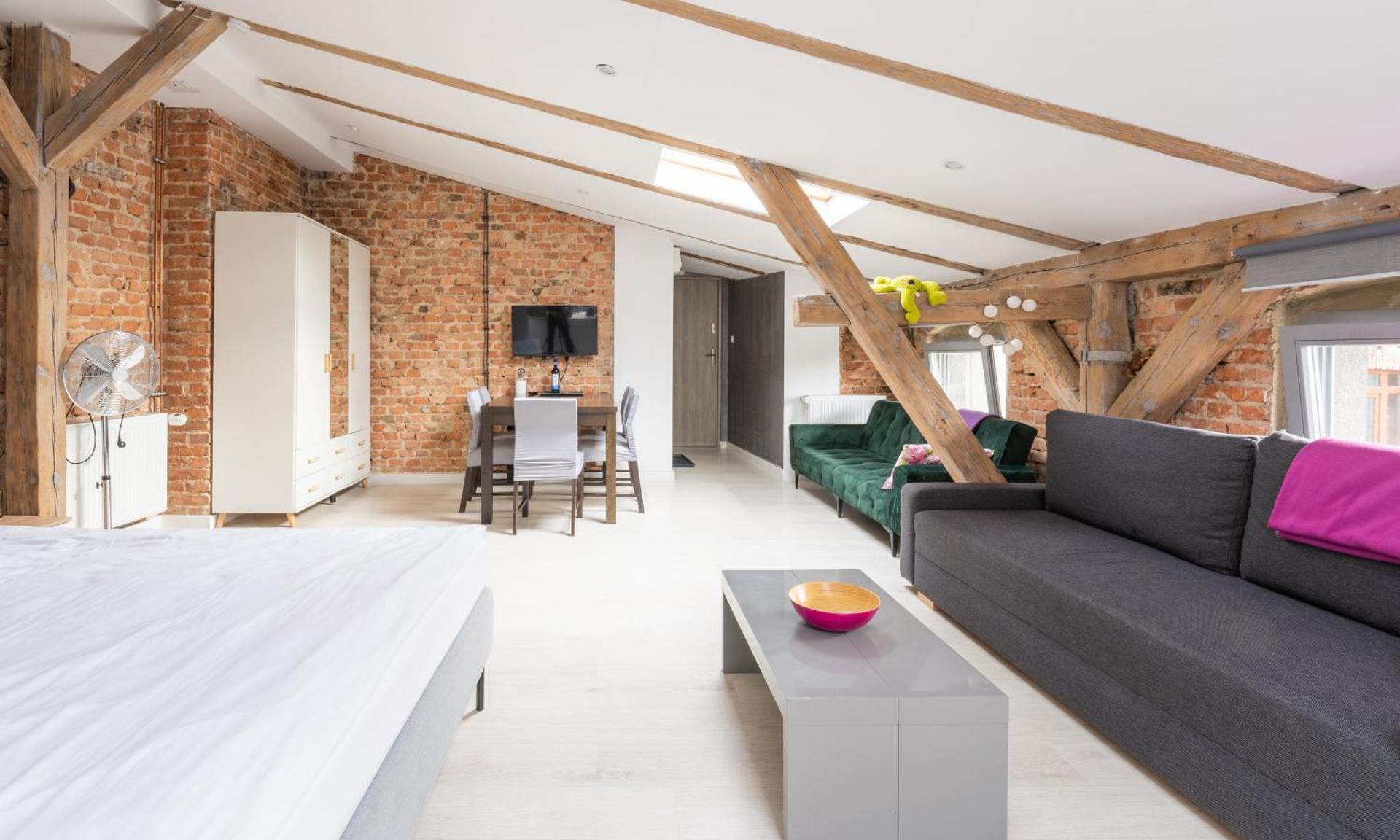 Communal lounge/ TV room