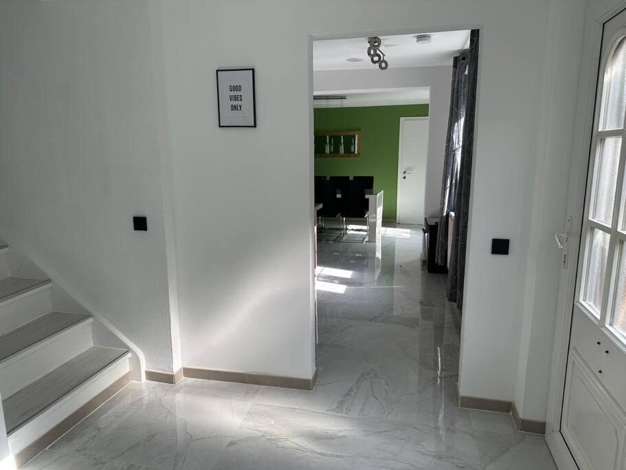 Outlet Center House, Pool-Jacuzzi-Garden-Sundeck