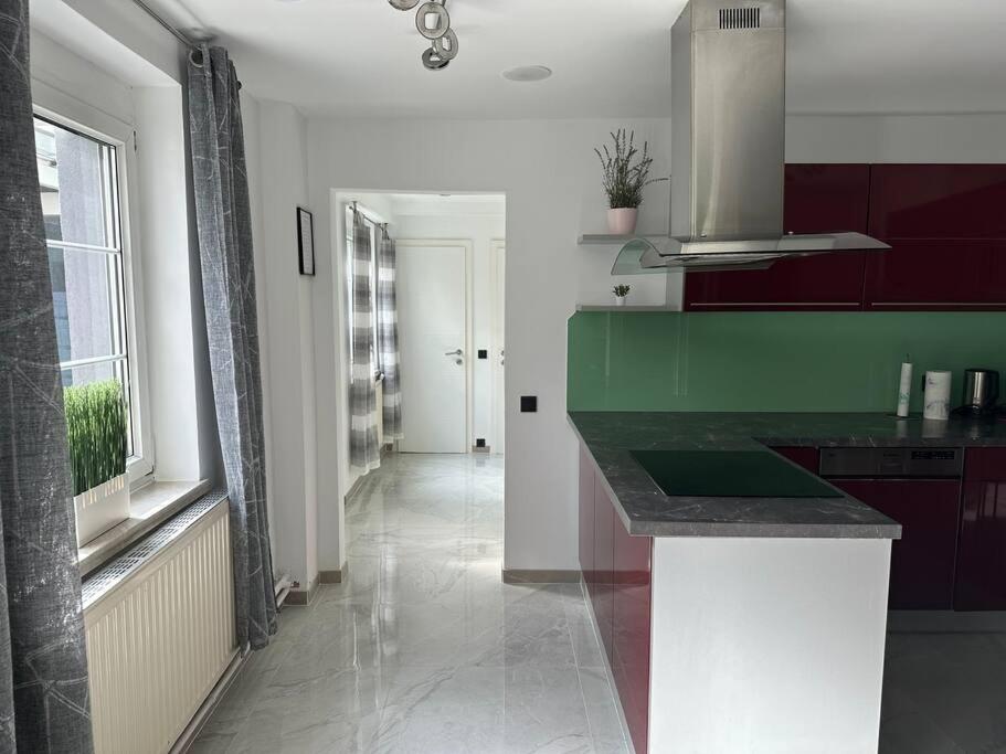 Outlet Center House, Pool-Jacuzzi-Garden-Sundeck