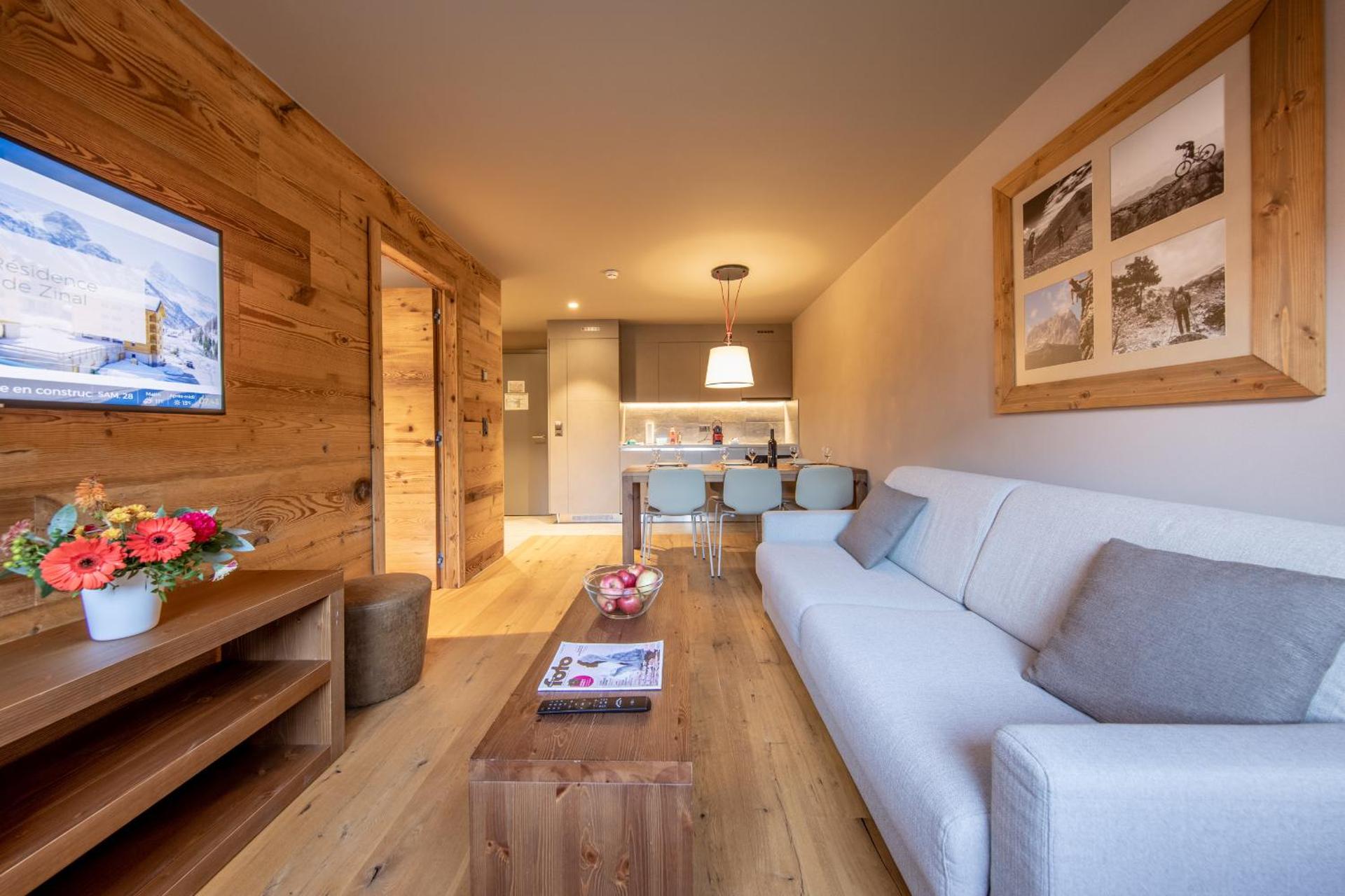 Communal lounge/ TV room