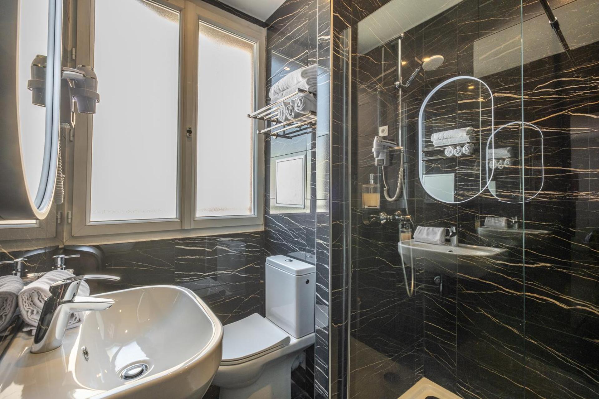 The Originals Boutique, Hôtel Le Marignan,Le Havre Centre Gare