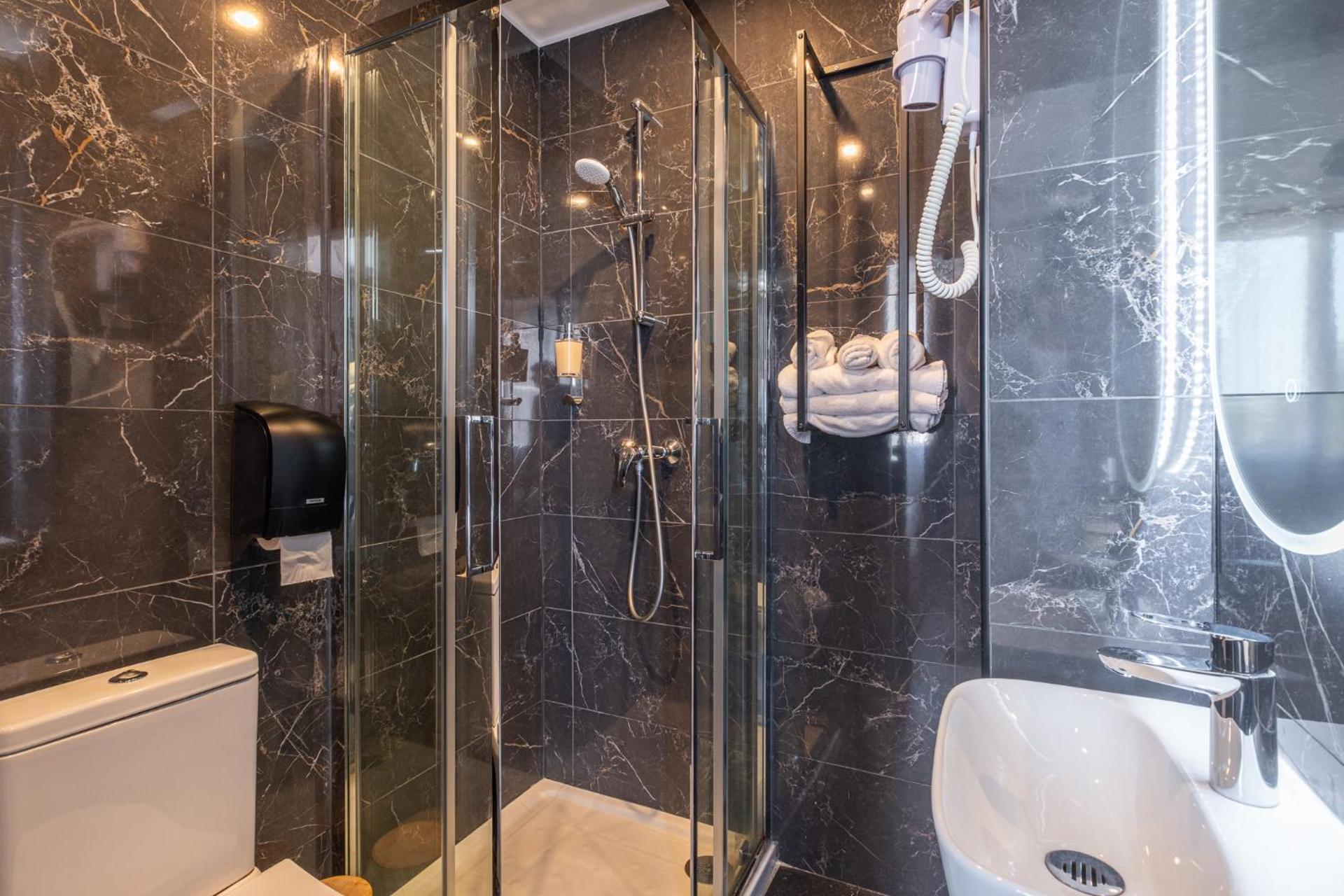 The Originals Boutique, Hôtel Le Marignan,Le Havre Centre Gare