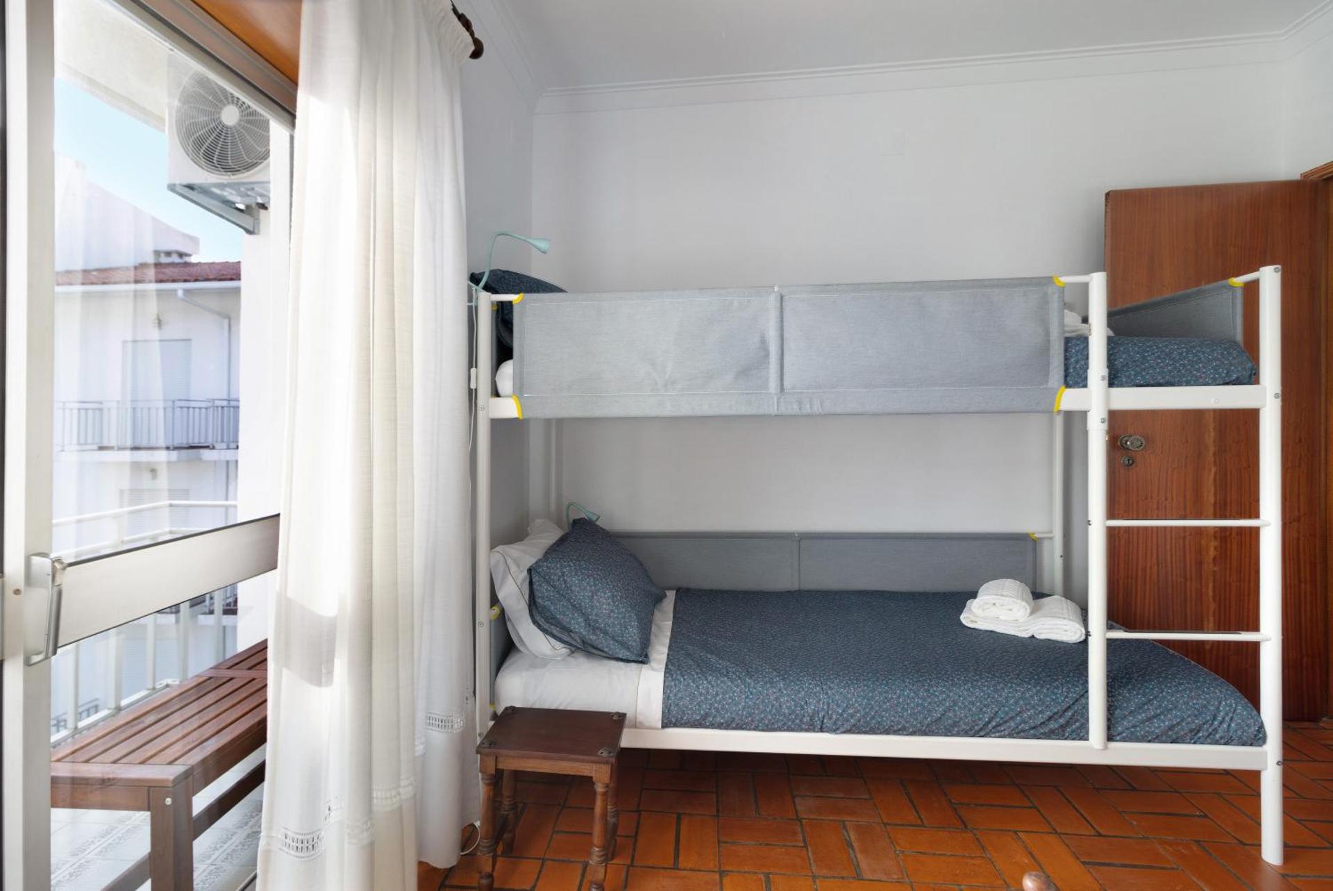 Retro Beach House Moledo