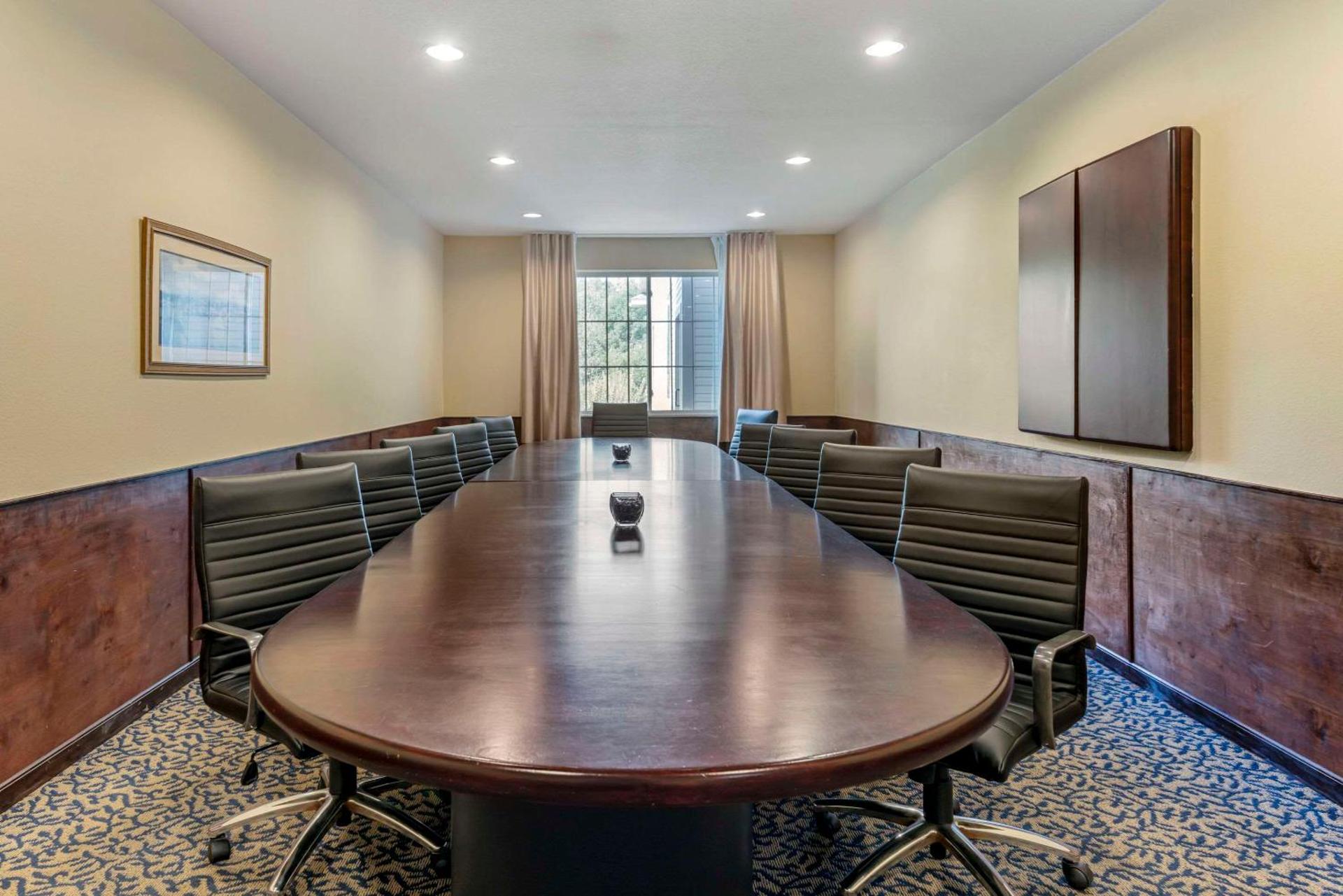 Meeting/conference room