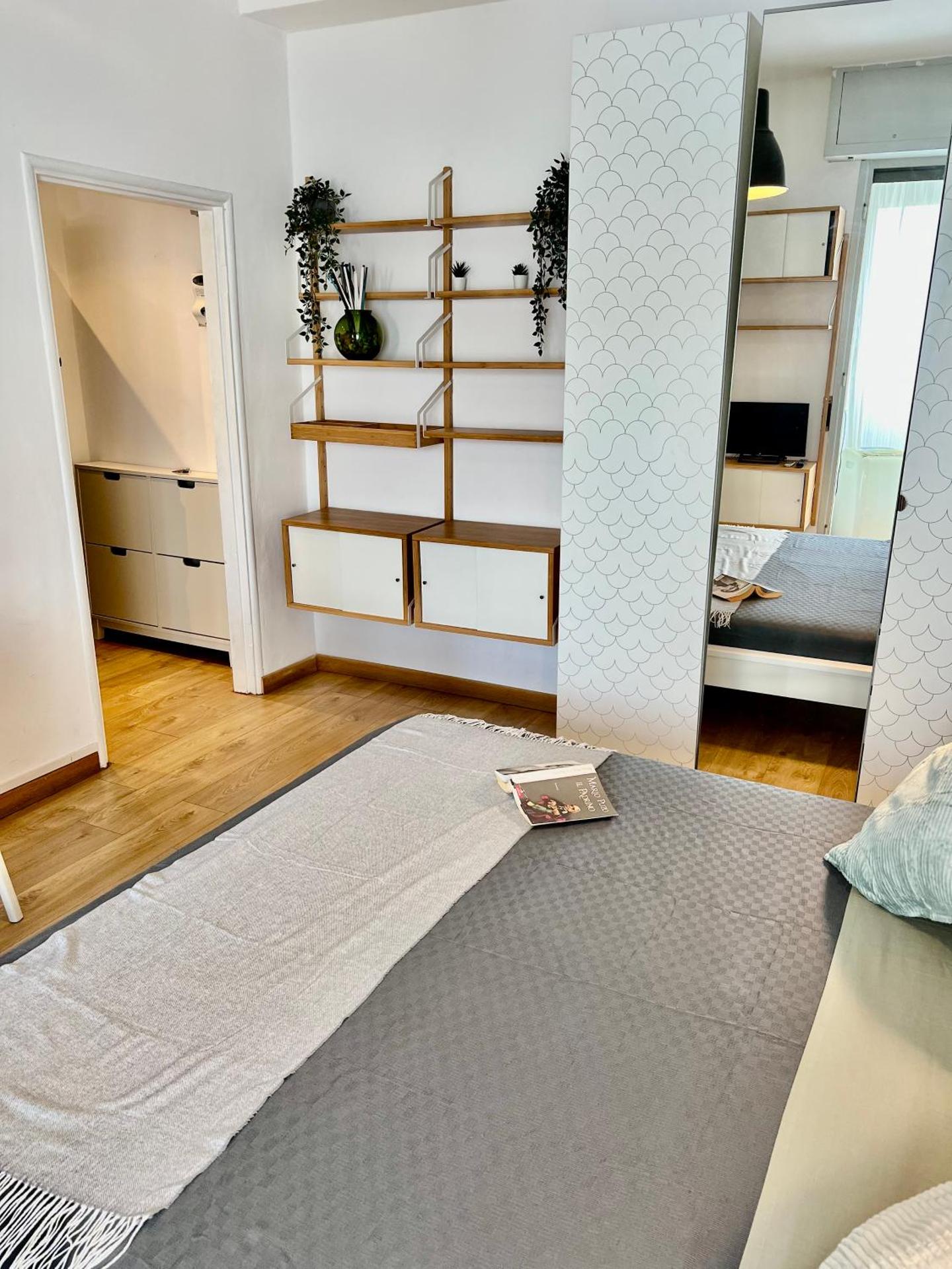 Cozy Apartment 3 km away from Duomo