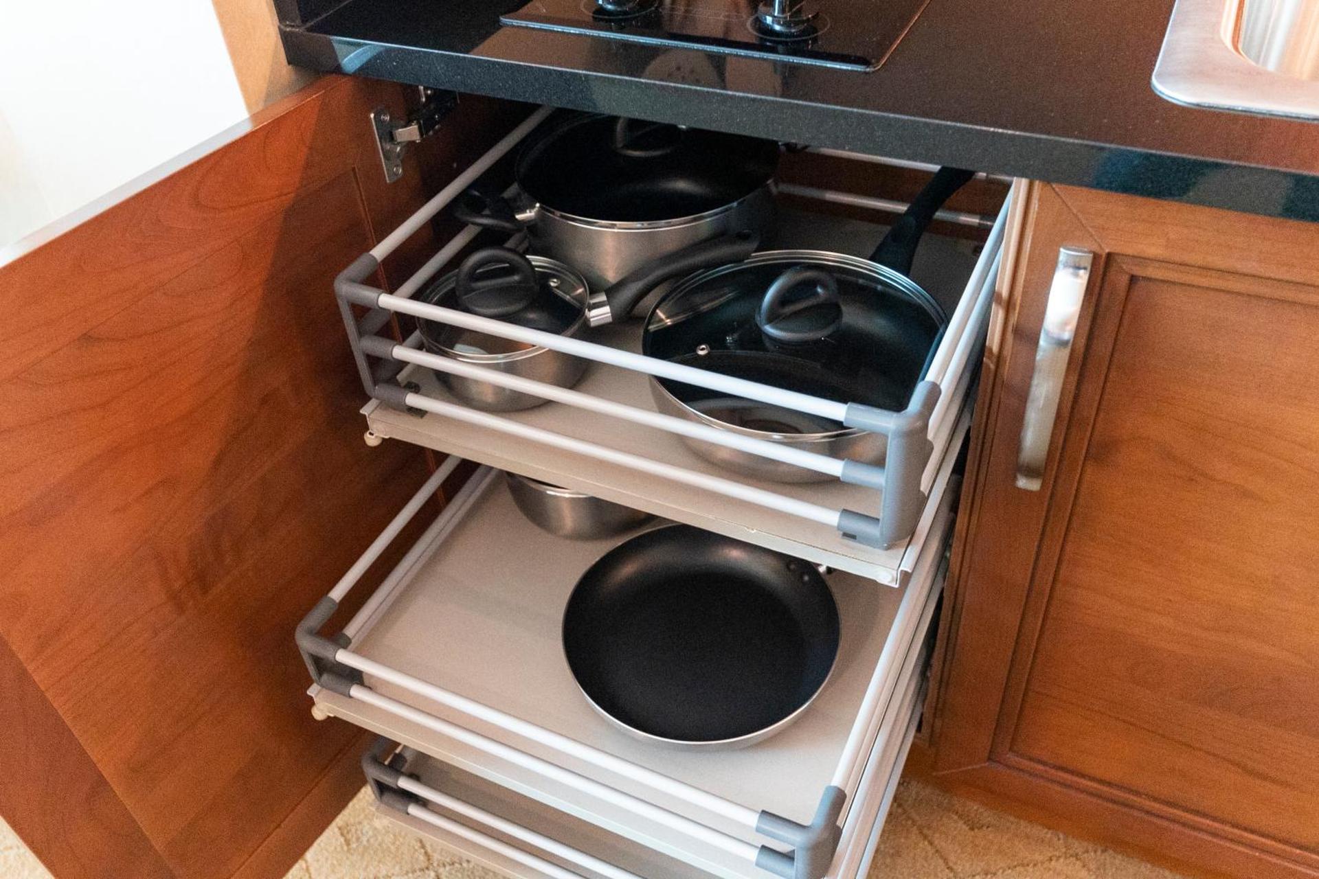 Lucky Gem Penthouse & Luxury Suites at Signature Resort, Balcony Strip View 3505