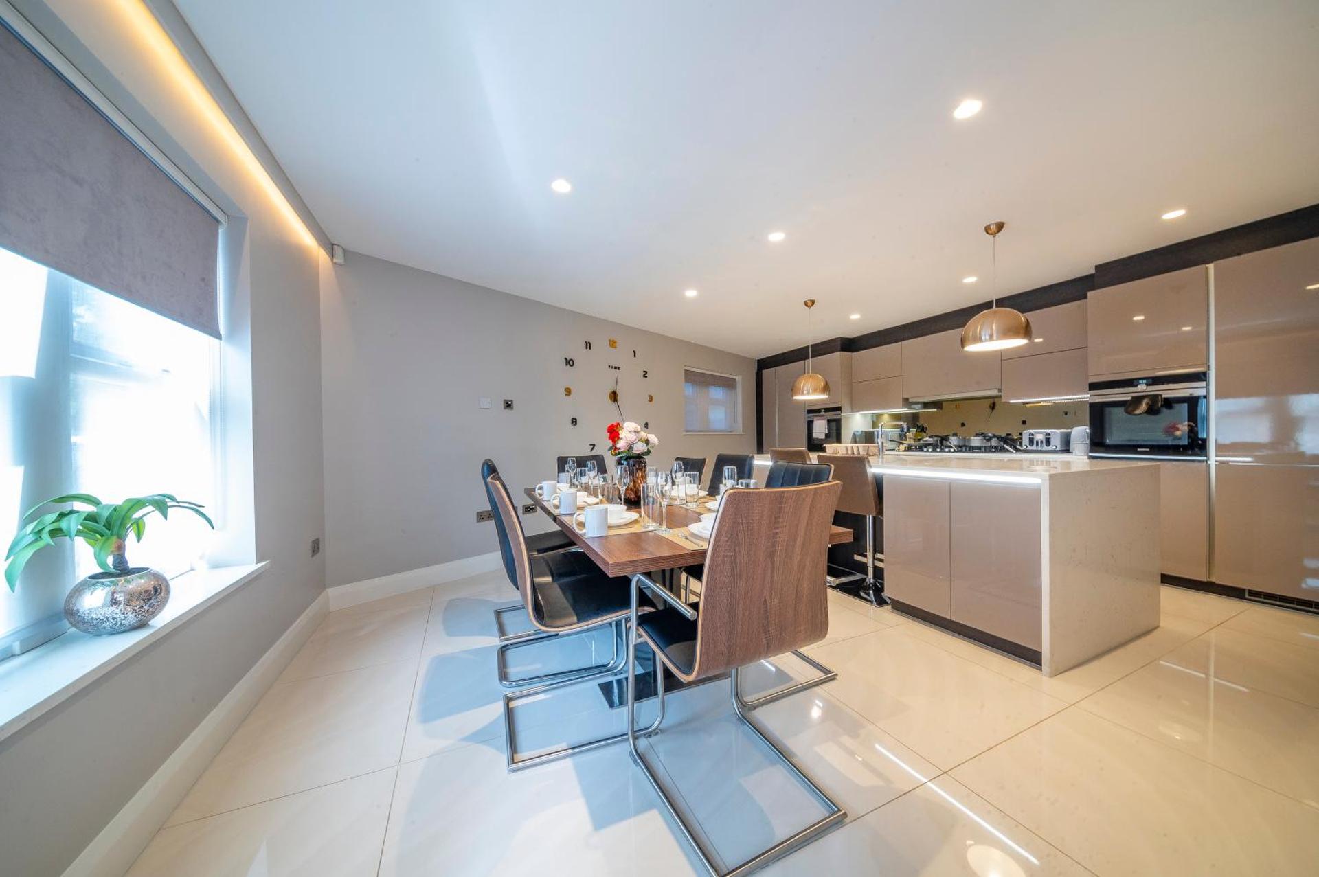 *RE7C* Ground floor room, For your most relaxed & Cosy stay + Free Parking + Free Fast WiFi *