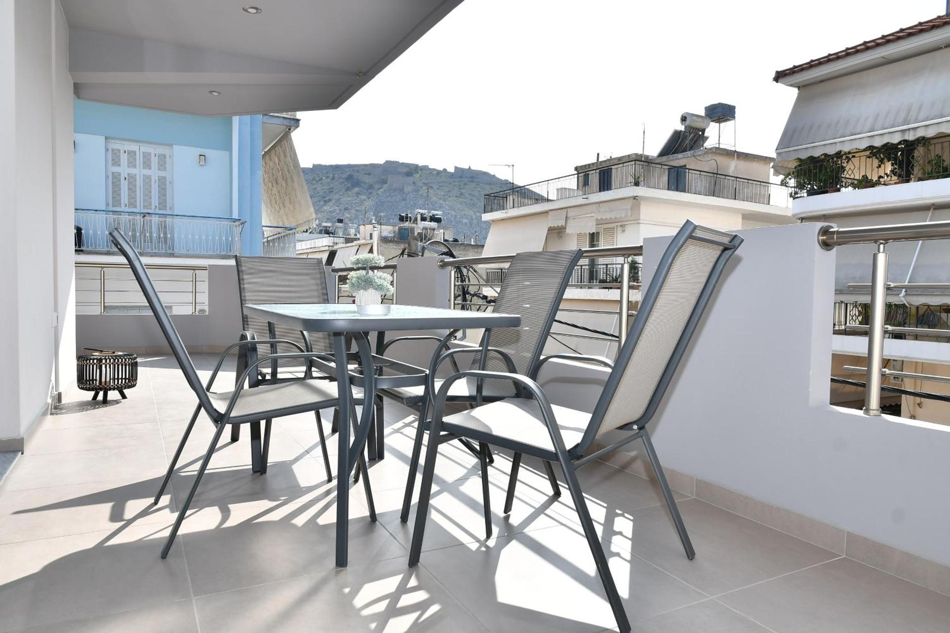 90° - Ninety Degrees