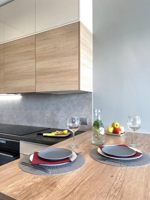 Luxury Pearl with Parking place in Holešovice