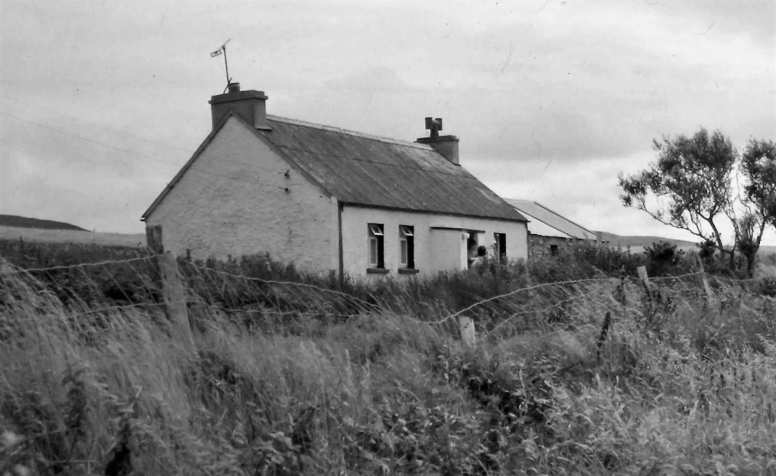Teach Róisin-Traditional Irish holiday cottage in Malin Head.