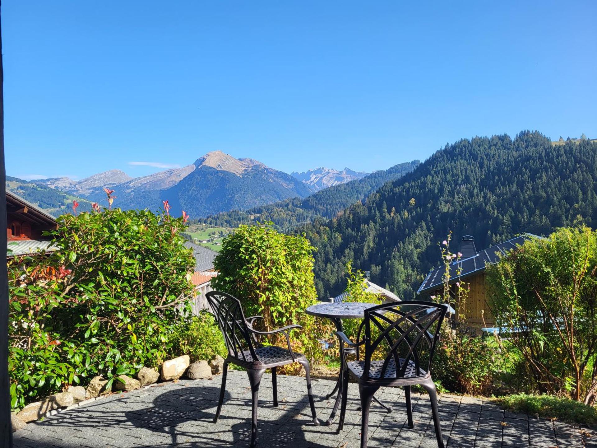 Couples Gem - Sensational views Nr Morzine