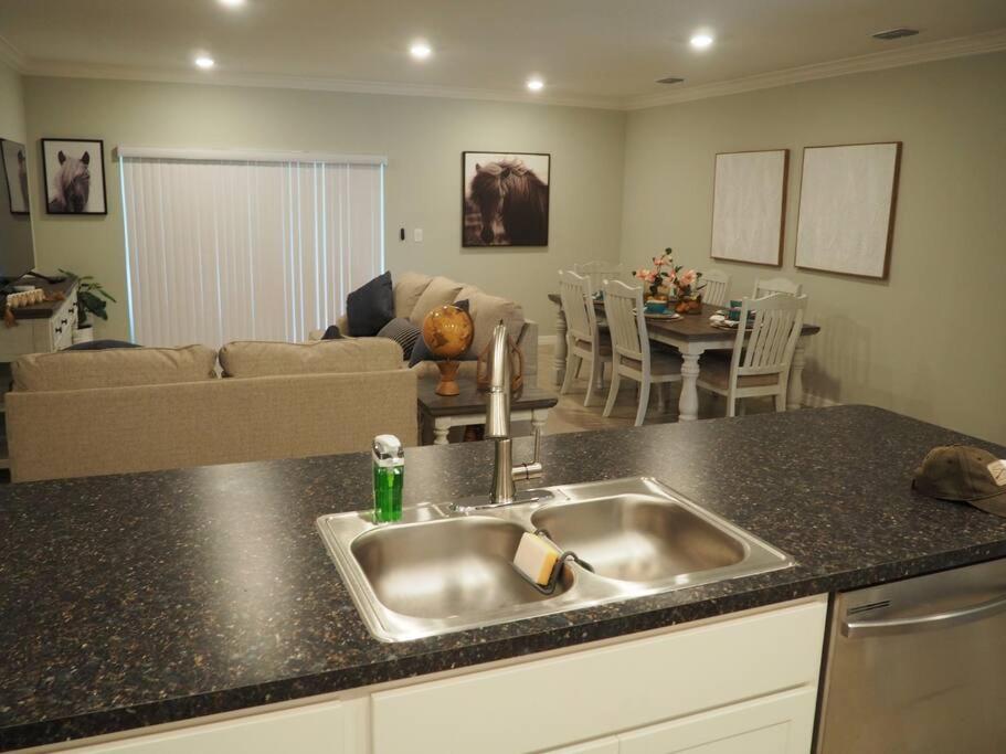 Luxurious Farm Style House