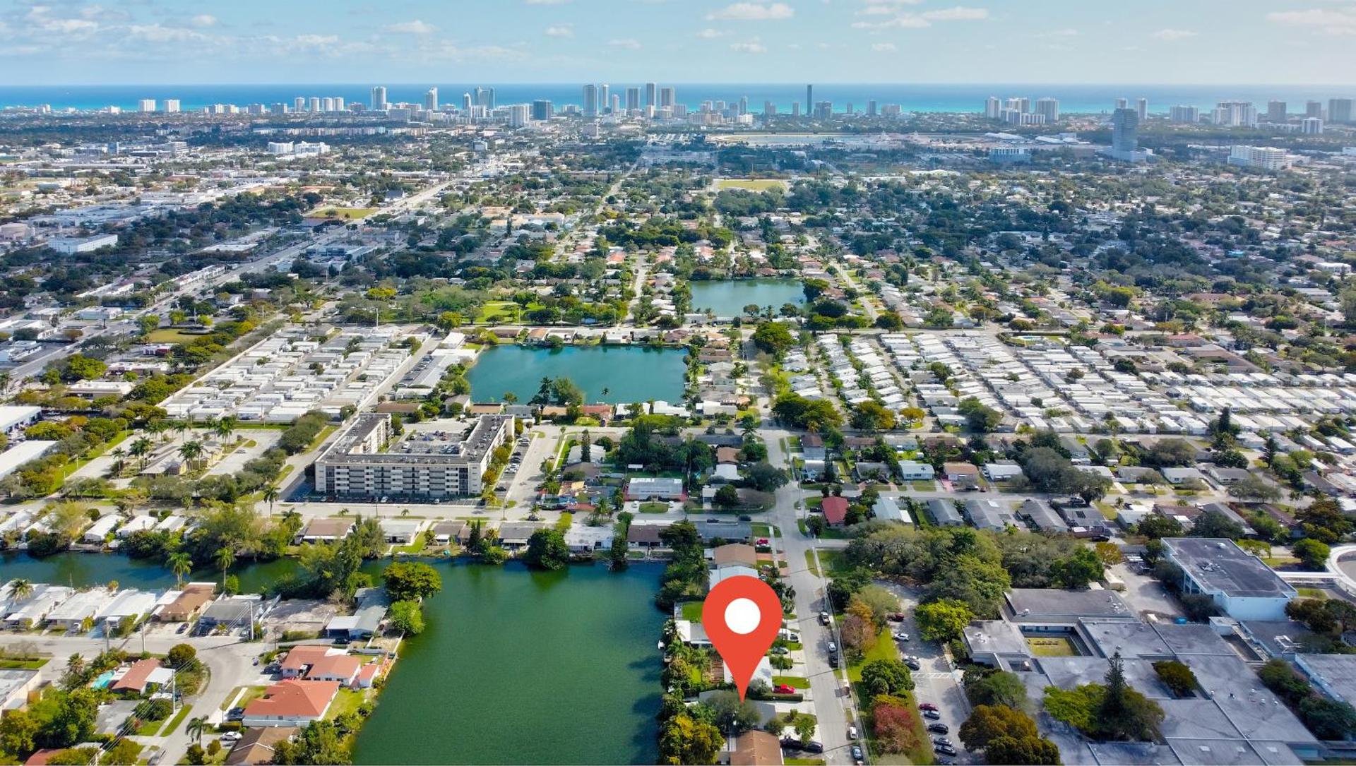 Renovated professional design, grill lake view!