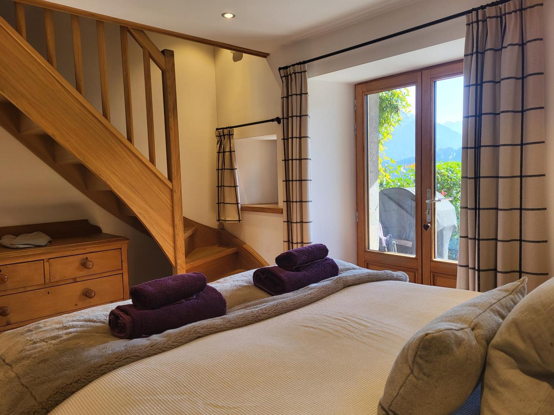 Couples Gem - Sensational views Nr Morzine