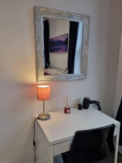 Make yourself at home! Large Rooms, Comfy