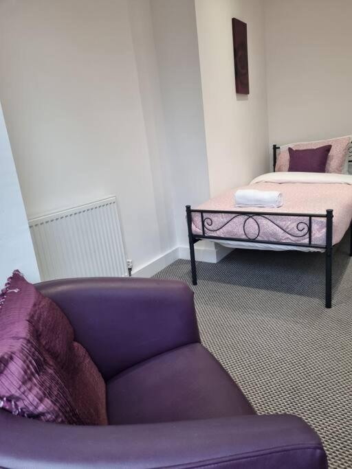 Make yourself at home! Large Rooms, Comfy