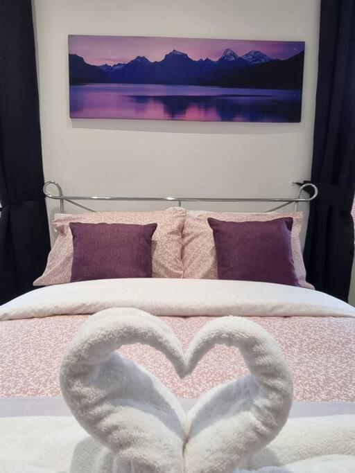 Make yourself at home! Large Rooms, Comfy