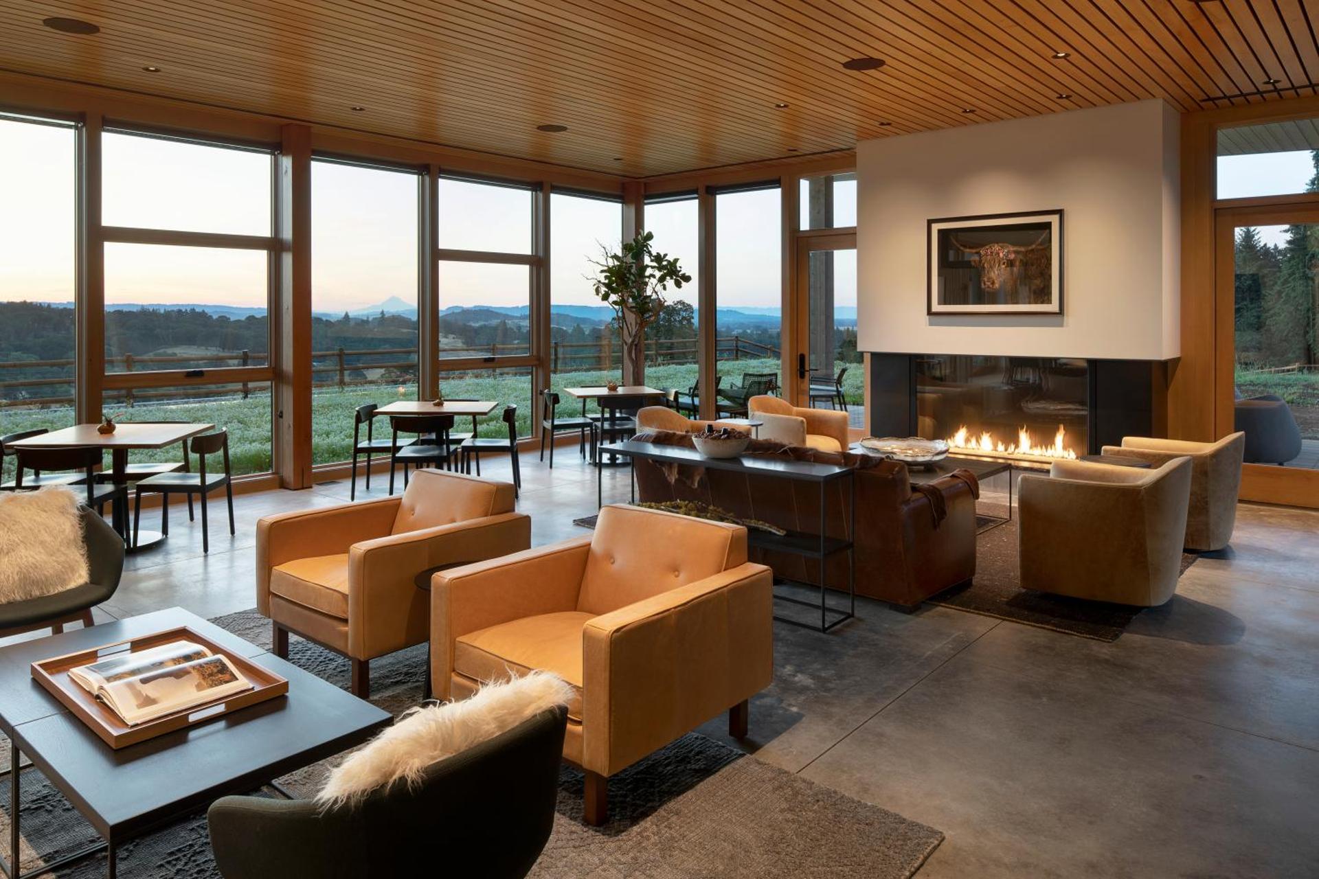 Communal lounge/ TV room