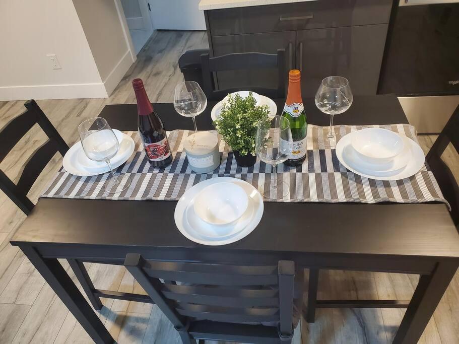 Lux Modern 2BR Radiant Suite+Free Parking