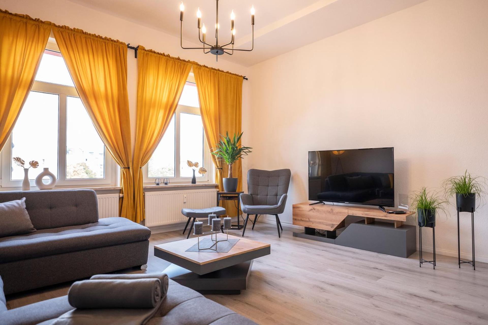 Communal lounge/ TV room