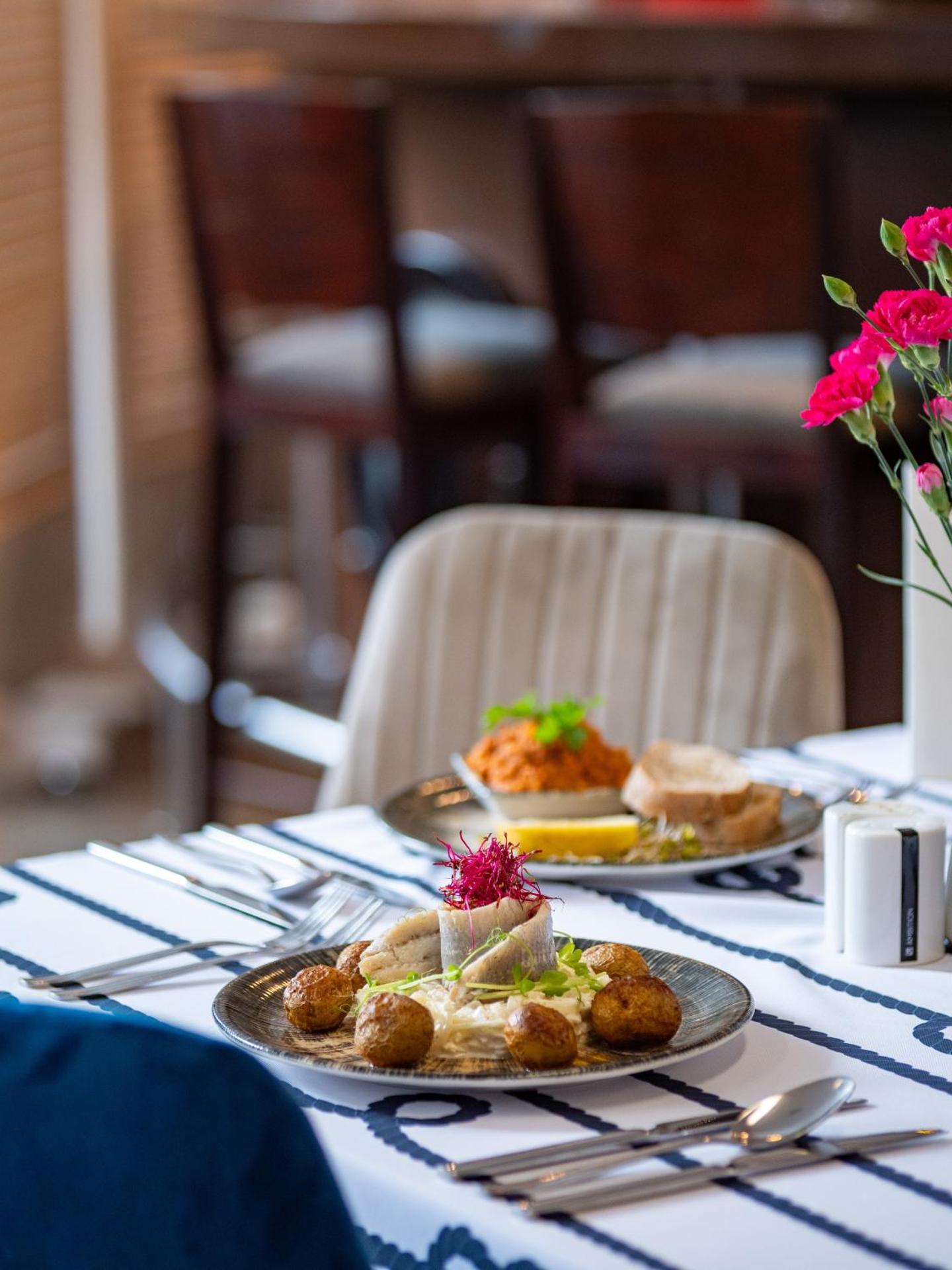 Restaurant/places to eat