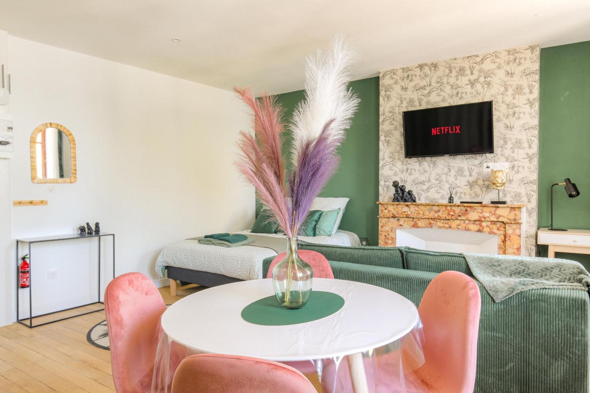 Casalova07 Logements Safari Parc Bord du Rhône