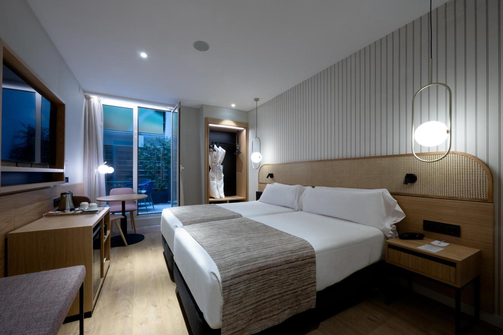 Photo of the whole room