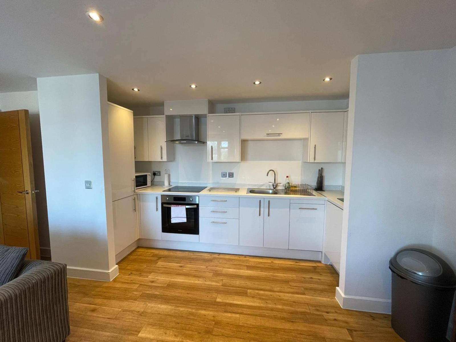 Blue Sky Apartments@ Abbots Yard, Guildford