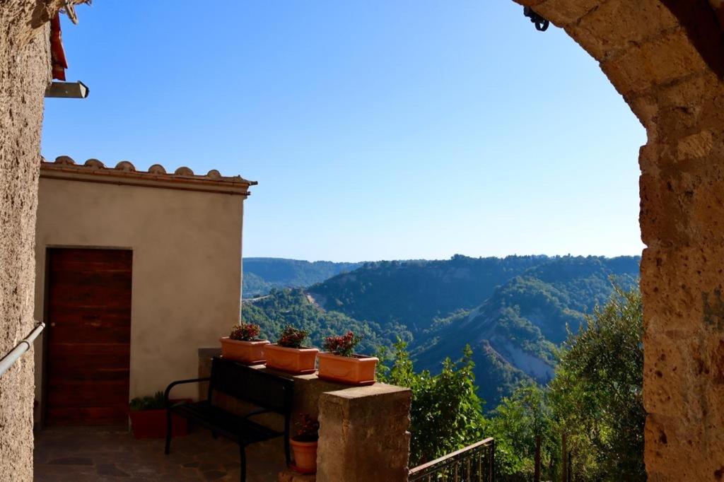 L'Archetto su Civita