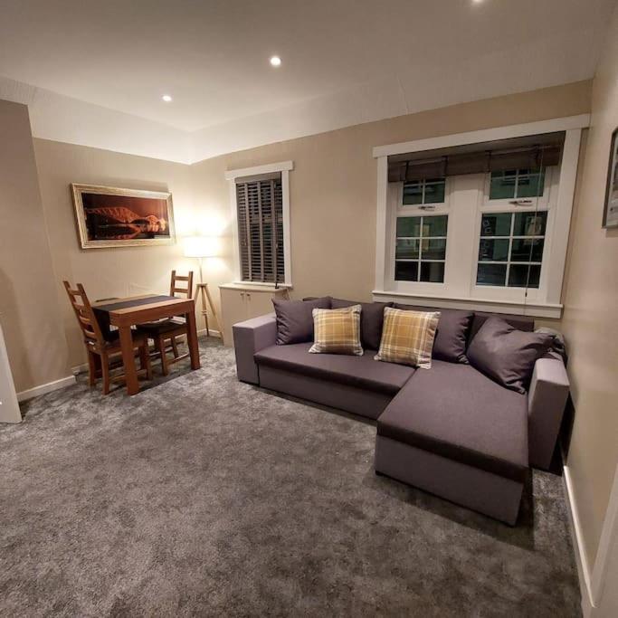 Crossways Cottage Quirky 2 bedroom cottage in Damdale, Central Peebles