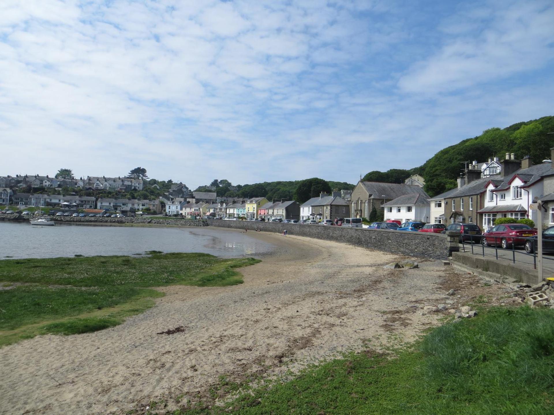 Bryn Gwyn, Sleeps 8, Sea Views, Borth y Gest