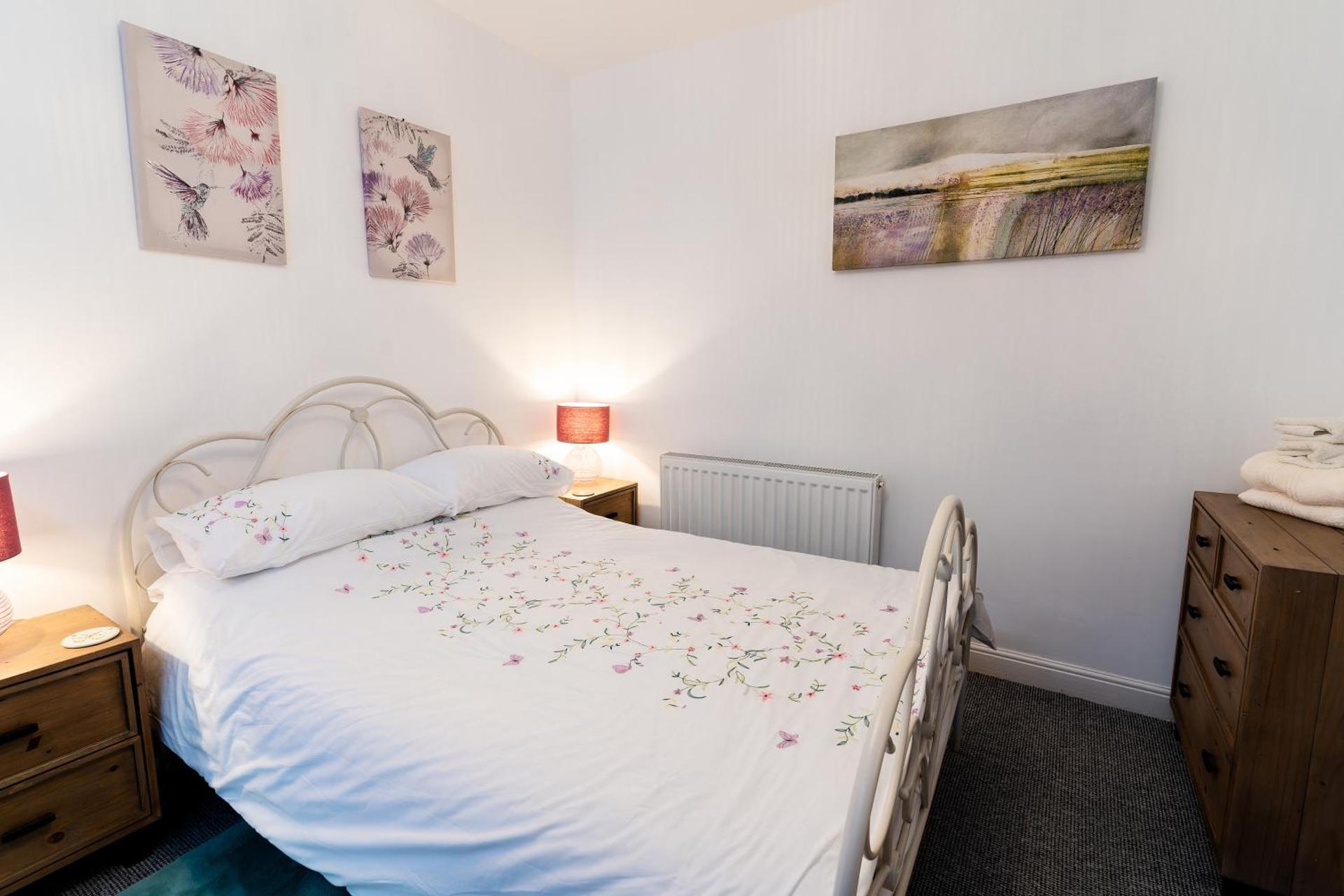 Bryn Gwyn, Sleeps 8, Sea Views, Borth y Gest