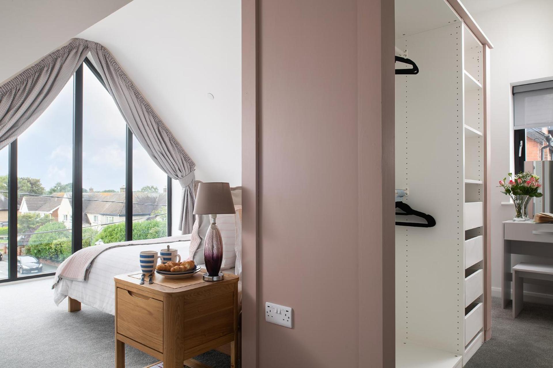 Spacious and modern family apartment, central and within walking distance to local amenities