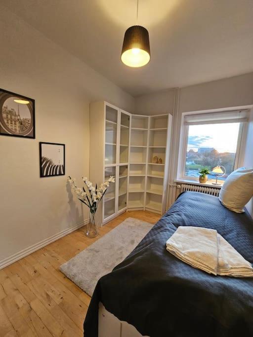 Lejlighed med altan og gratis parkering