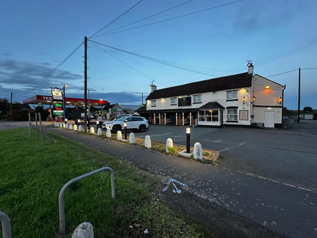 Leaking Well, Dunhampton