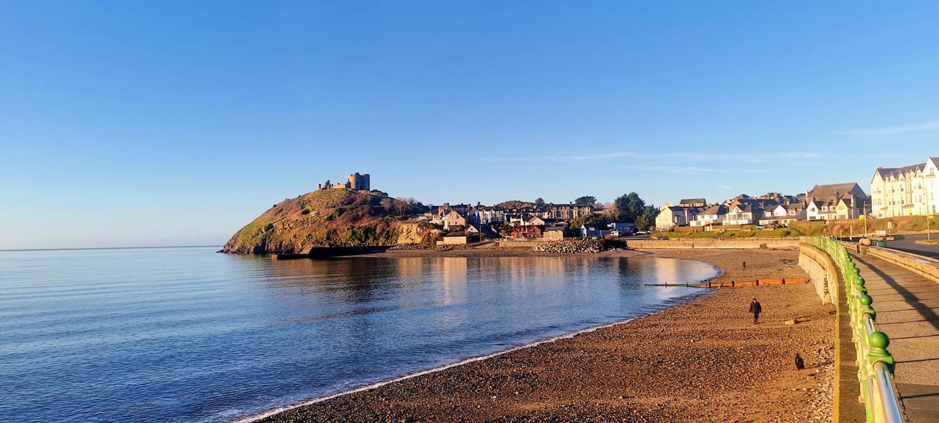 Glan y Mor, Sleeps 20, 8 Bedrooms, 8 Bathrooms, Seafront, Criccieth