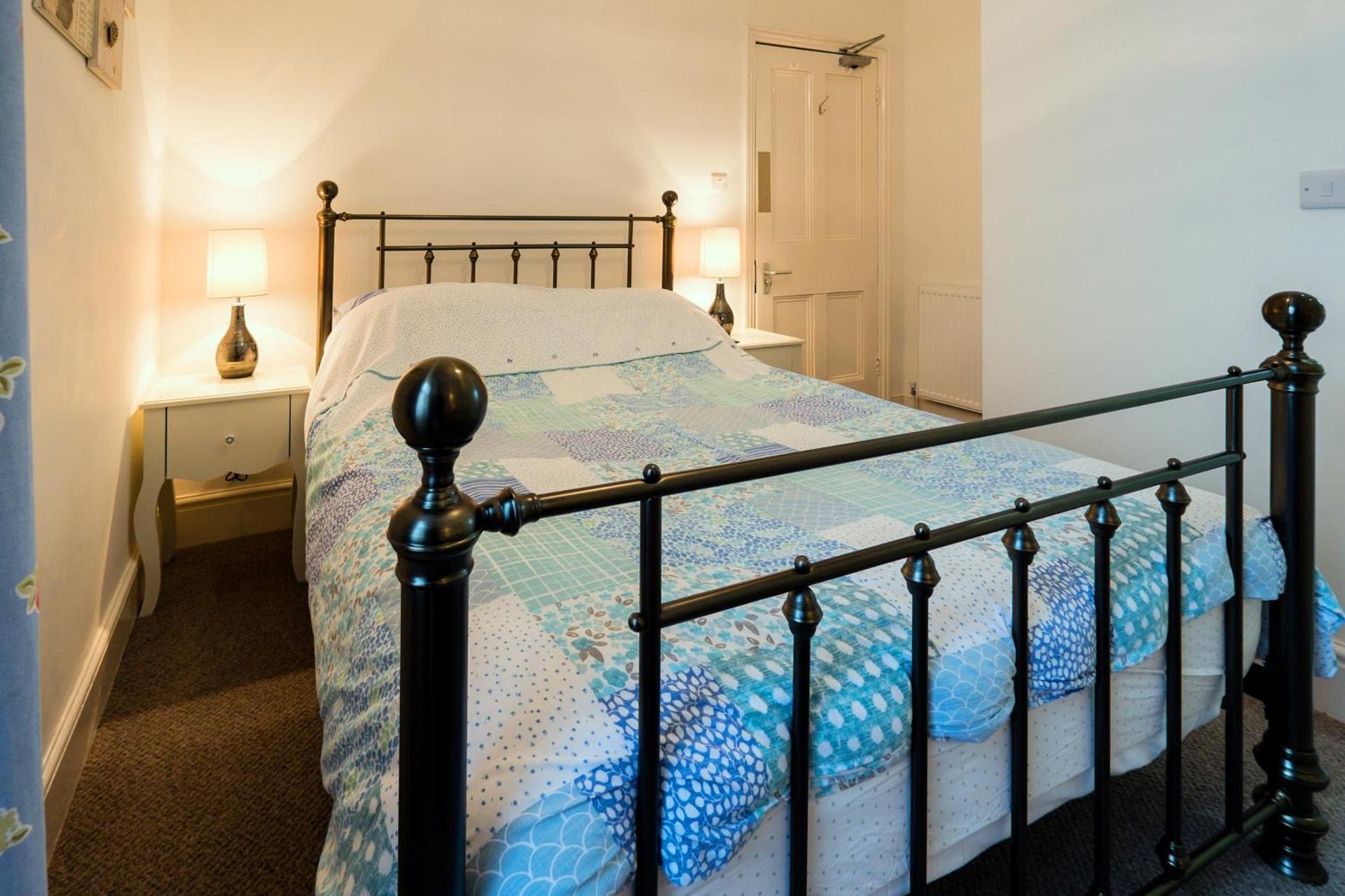 Glan y Mor, Sleeps 20, 8 Bedrooms, 8 Bathrooms, Seafront, Criccieth