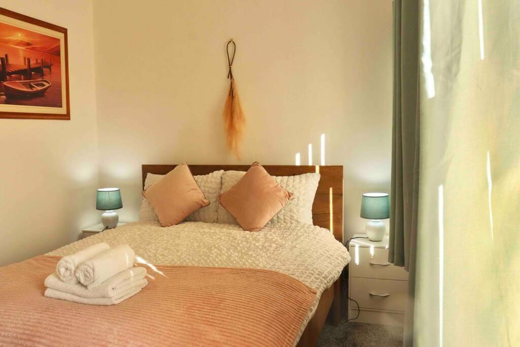 Stunning Guest House FREE WiFi &Parking