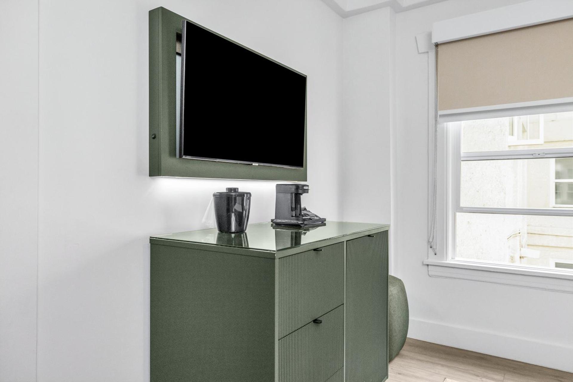 Coffee/tea facilities