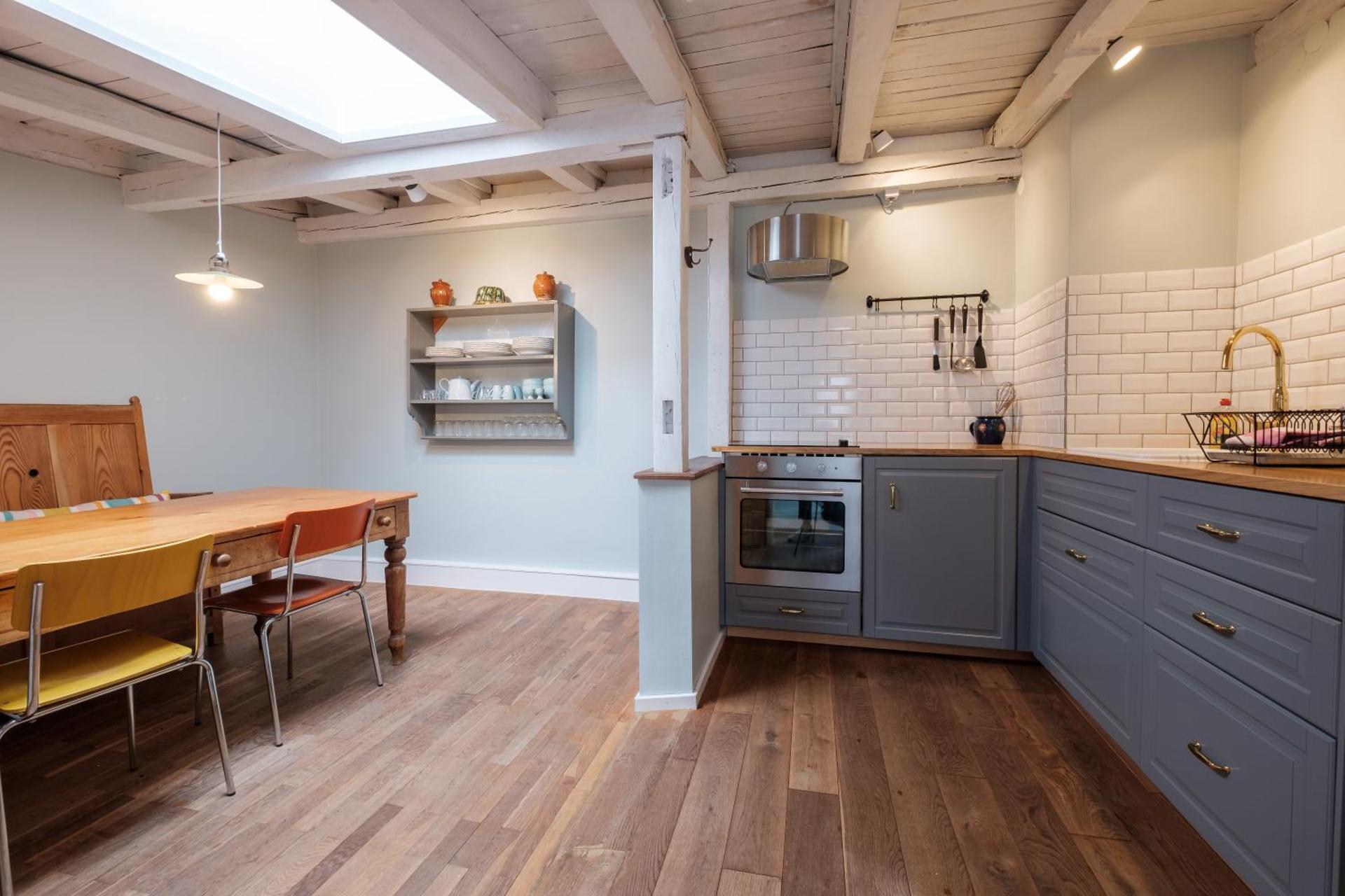 Kitchen or kitchenette